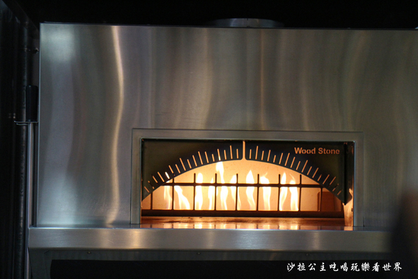 plus pizza(國父店):東區披薩『plus pizza』捷運國父紀念館站/美式餐廳/不限時/無低消