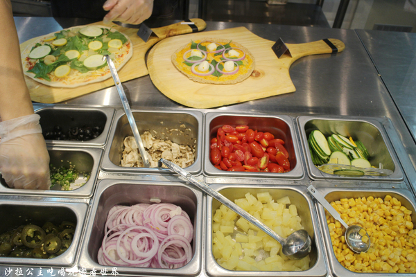 plus pizza(國父店):東區披薩『plus pizza』捷運國父紀念館站/美式餐廳/不限時/無低消