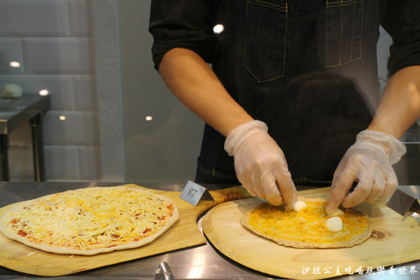 plus pizza(國父店):東區披薩『plus pizza』捷運國父紀念館站/美式餐廳/不限時/無低消