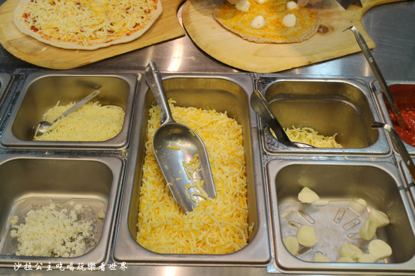 plus pizza(國父店):東區披薩『plus pizza』捷運國父紀念館站/美式餐廳/不限時/無低消