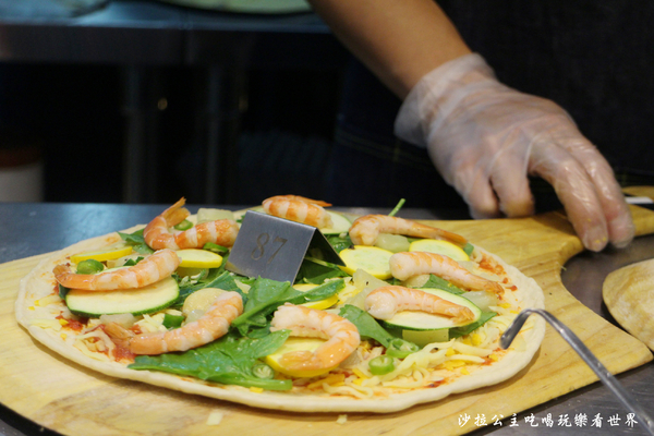 plus pizza(國父店):東區披薩『plus pizza』捷運國父紀念館站/美式餐廳/不限時/無低消