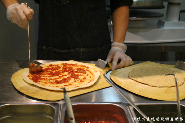 plus pizza(國父店):東區披薩『plus pizza』捷運國父紀念館站/美式餐廳/不限時/無低消