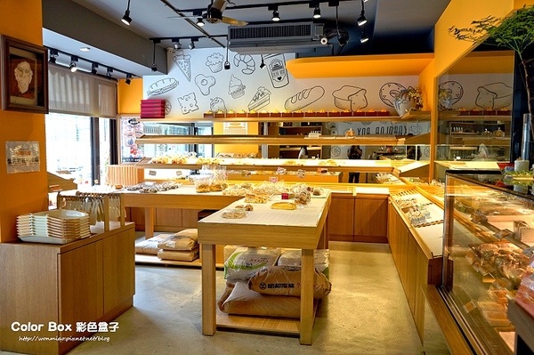 COLOR BOX彩色盒子：【東門站麵包 推薦】日本昭和麵粉/自製天然葡萄種酵母/健康養生 ✿✿ COLOR BOX 彩色盒子 ✿✿