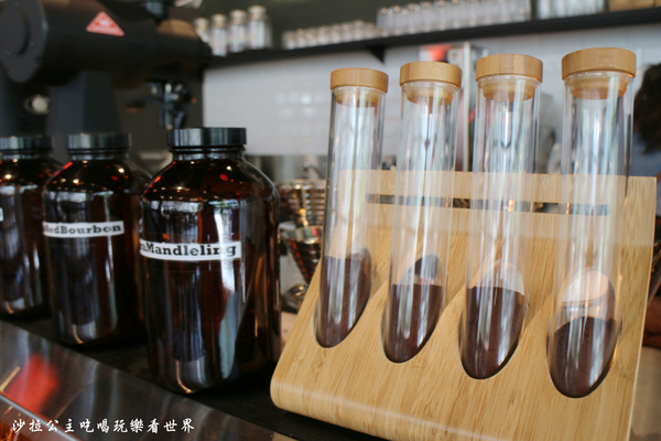 Holly Brown Taiwan：香港知名咖啡廳台灣也吃的到『Holly Brown Taiwan』瘋狂奶昔/內科全日早午餐