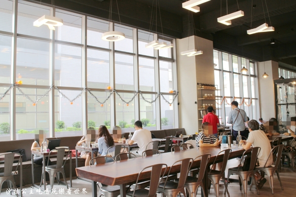 Holly Brown Taiwan：香港知名咖啡廳台灣也吃的到『Holly Brown Taiwan』瘋狂奶昔/內科全日早午餐