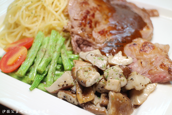 Holly Brown Taiwan：香港知名咖啡廳台灣也吃的到『Holly Brown Taiwan』瘋狂奶昔/內科全日早午餐