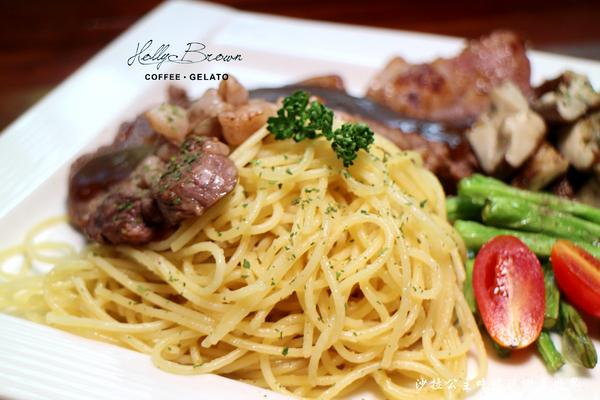 Holly Brown Taiwan：香港知名咖啡廳台灣也吃的到『Holly Brown Taiwan』瘋狂奶昔/內科全日早午餐