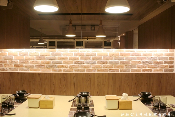 三色堇精緻火鍋：民生社區火鍋『三色堇精緻火鍋』涮涮鍋/近介壽國中