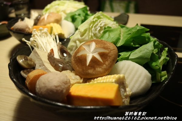 三色堇精緻火鍋：【台北松山區】民生社區火鍋『三色堇精緻火鍋』食材新鮮又美味~