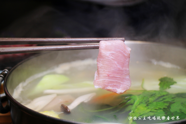 婧 Shabu:新莊頂級火鍋『婧 Shabu』涮涮鍋/白飯無限/大蒜精力湯