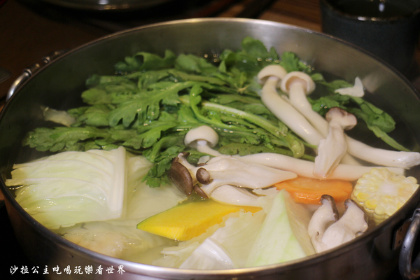 婧 Shabu:新莊頂級火鍋『婧 Shabu』涮涮鍋/白飯無限/大蒜精力湯