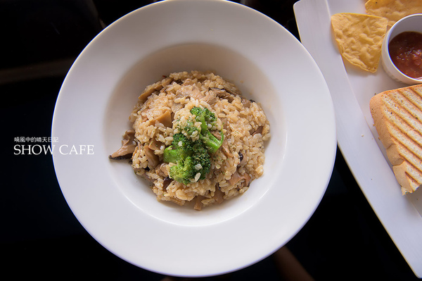 秀咖啡 SHOWCAFE:【愛評體驗團|秀咖啡 SHOWCAFE】在陽光與美食中享受悠閒偽貴婦下午時光