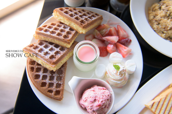 秀咖啡 SHOWCAFE:【愛評體驗團|秀咖啡 SHOWCAFE】在陽光與美食中享受悠閒偽貴婦下午時光
