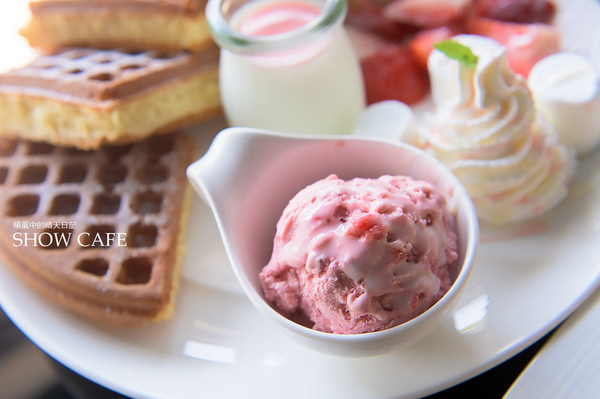 秀咖啡 SHOWCAFE:【愛評體驗團|秀咖啡 SHOWCAFE】在陽光與美食中享受悠閒偽貴婦下午時光