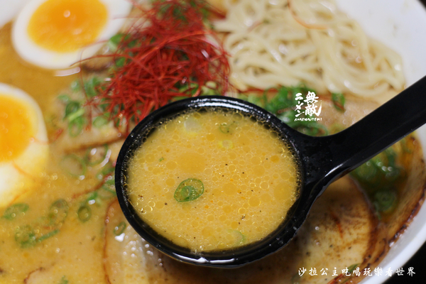 ラーメン無敵 ramenmuteki:三重拉麵免價加麵加飯『ラーメン無敵 ramenmuteki』鳥居/捷運徐匯中學美食