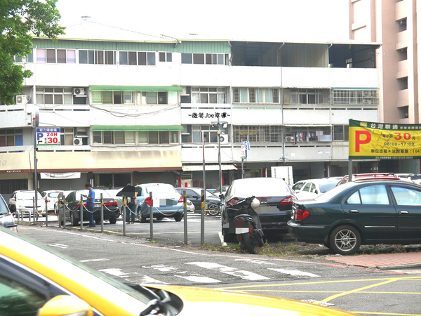 逢甲公園(Fongjia Park)：逢甲公園，小而巧的公園。