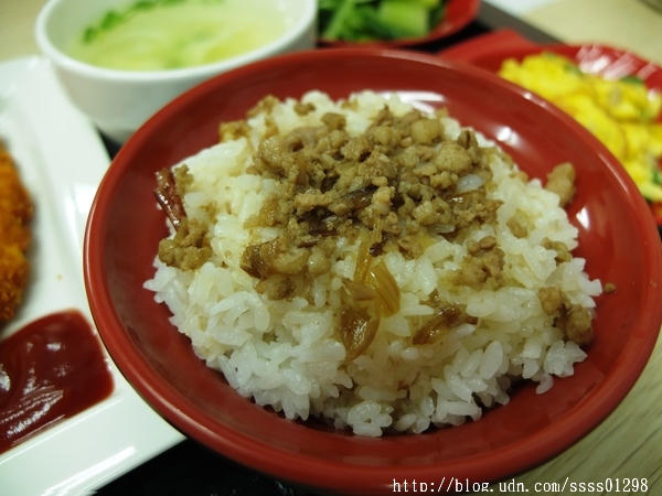 汎芝家 異國料理簡餐：【愛評口碑券】汎芝家-義國料理簡餐。幸福手作料理 平價簡餐份量十足 符合學生族群的用餐需求