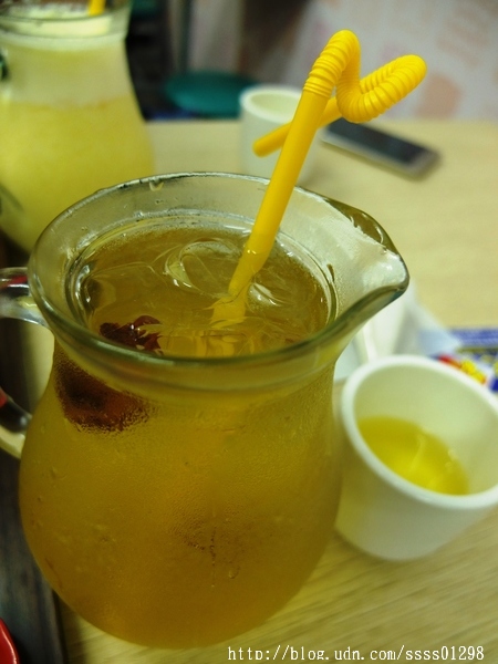汎芝家 異國料理簡餐：【愛評口碑券】汎芝家-義國料理簡餐。幸福手作料理 平價簡餐份量十足 符合學生族群的用餐需求