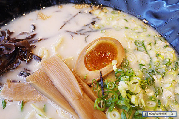 伊太郎拉麵(內湖店):◆台北內湖美食【伊太郎拉麵內湖店】九州久留米豚骨拉麵!和風炸雞好Juice!帶骨德式香腸好風味!拉麵同品項第二件六折!內湖大潤發拉麵。九州拉麵。日本拉麵