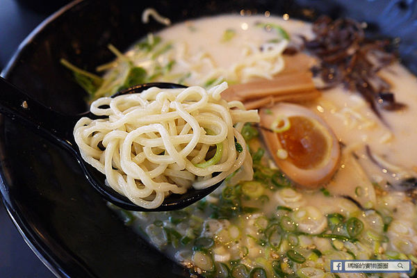 伊太郎拉麵(內湖店):◆台北內湖美食【伊太郎拉麵內湖店】九州久留米豚骨拉麵!和風炸雞好Juice!帶骨德式香腸好風味!拉麵同品項第二件六折!內湖大潤發拉麵。九州拉麵。日本拉麵