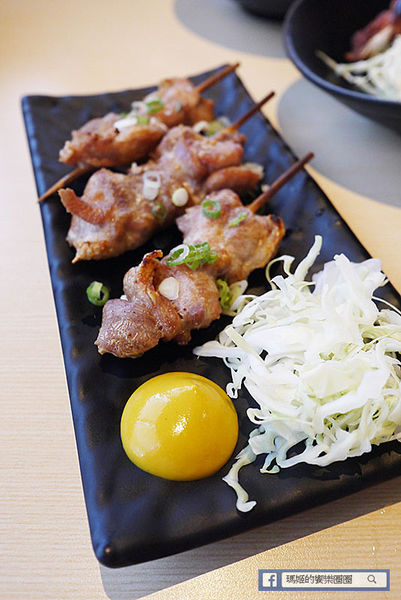 伊太郎拉麵(內湖店):◆台北內湖美食【伊太郎拉麵內湖店】九州久留米豚骨拉麵!和風炸雞好Juice!帶骨德式香腸好風味!拉麵同品項第二件六折!內湖大潤發拉麵。九州拉麵。日本拉麵