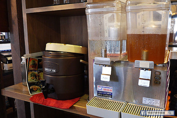 伊太郎拉麵(內湖店):◆台北內湖美食【伊太郎拉麵內湖店】九州久留米豚骨拉麵!和風炸雞好Juice!帶骨德式香腸好風味!拉麵同品項第二件六折!內湖大潤發拉麵。九州拉麵。日本拉麵