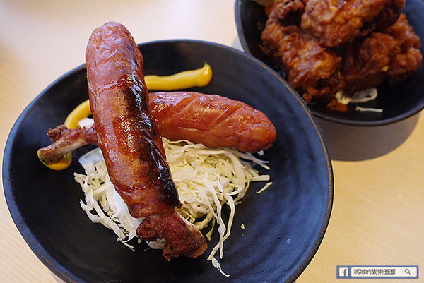 伊太郎拉麵(內湖店):◆台北內湖美食【伊太郎拉麵內湖店】九州久留米豚骨拉麵!和風炸雞好Juice!帶骨德式香腸好風味!拉麵同品項第二件六折!內湖大潤發拉麵。九州拉麵。日本拉麵