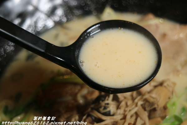 伊太郎拉麵(內湖店):【台北內湖區】台灣唯一久留米回籠湯真傳『伊太郎拉麵』強力推薦 九州地獄拉麵/內湖大潤發拉麵