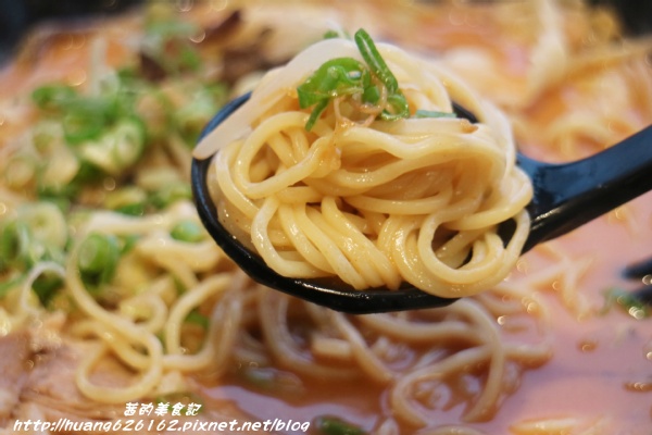 伊太郎拉麵(內湖店):【台北內湖區】台灣唯一久留米回籠湯真傳『伊太郎拉麵』強力推薦 九州地獄拉麵/內湖大潤發拉麵
