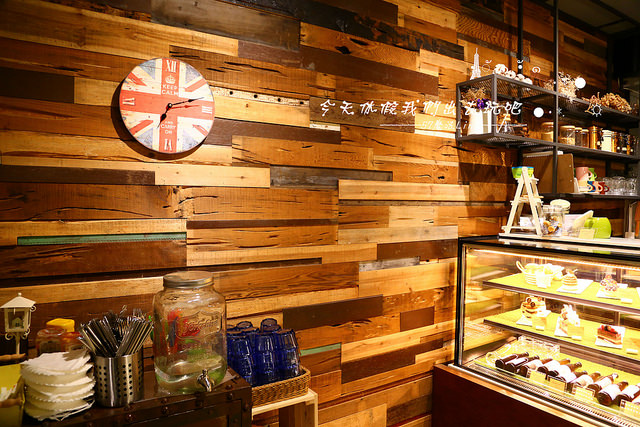 Heynuts Café 好堅果：[台中♥西區 ]Heynuts Café 好堅果。燉鍋料理+老娘鹹五花 (愛評體驗團)