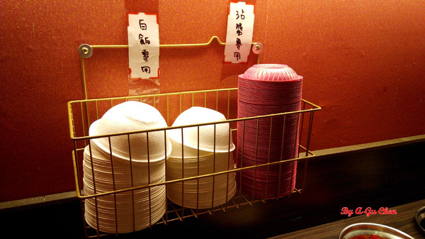 津華香香鍋-永大店:【臺南Ω永康區】津華香香鍋(永大店)。平價小火鍋,白飯飲料吃到飽,單點項目量多價廉