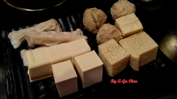 津華香香鍋-永大店:【臺南Ω永康區】津華香香鍋(永大店)。平價小火鍋,白飯飲料吃到飽,單點項目量多價廉