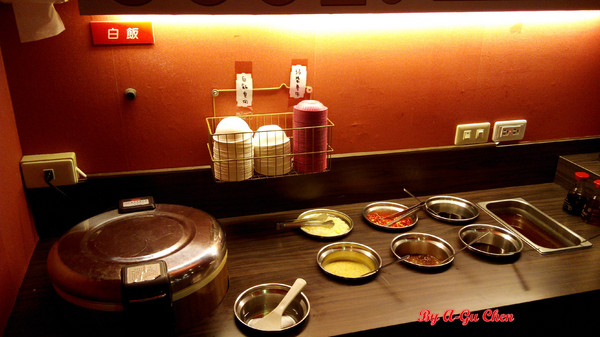 津華香香鍋-永大店:【臺南Ω永康區】津華香香鍋(永大店)。平價小火鍋,白飯飲料吃到飽,單點項目量多價廉