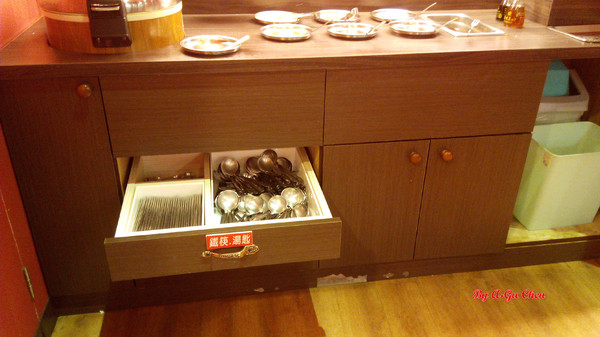 津華香香鍋-永大店:【臺南Ω永康區】津華香香鍋(永大店)。平價小火鍋,白飯飲料吃到飽,單點項目量多價廉