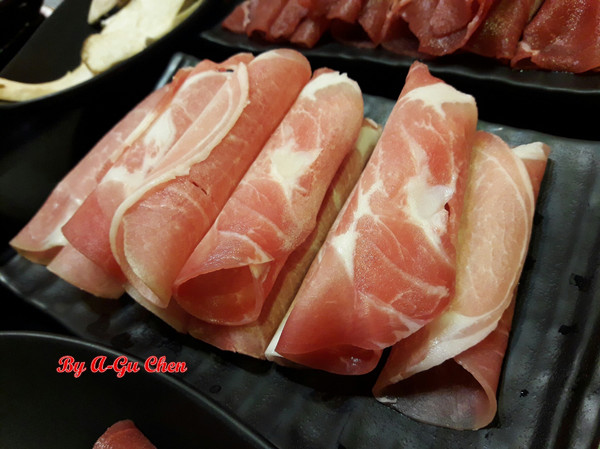 津華香香鍋-永大店:【臺南Ω永康區】津華香香鍋(永大店)。平價小火鍋,白飯飲料吃到飽,單點項目量多價廉