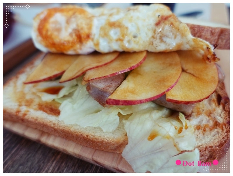 桔梗 小里肌豬焦糖蘋果三明治.JPG