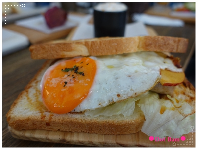 桔梗 小里肌豬焦糖蘋果三明治.JPG