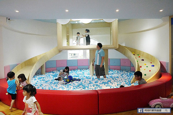 Fun Breeze 親子餐廳:◆台北內湖。捷運文德站【FUN BREEZE放風親子餐廳】內湖親子餐廳。超大遊戲室。友善親子好場所。生日派對。包場包棟