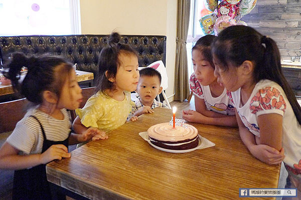 Fun Breeze 親子餐廳:◆台北內湖。捷運文德站【FUN BREEZE放風親子餐廳】內湖親子餐廳。超大遊戲室。友善親子好場所。生日派對。包場包棟