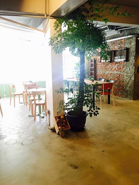 松果院子 restaurant pinecone：[台北民生社區食記] 型男帥氣主廚上菜囉!! 隱藏在民生社區裡＂松果院子 Restaurant Pinecone＂快來滿足您的味蕾及視覺！