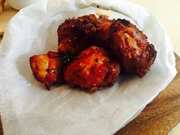 松果院子 restaurant pinecone：[台北民生社區食記] 型男帥氣主廚上菜囉!! 隱藏在民生社區裡＂松果院子 Restaurant Pinecone＂快來滿足您的味蕾及視覺！