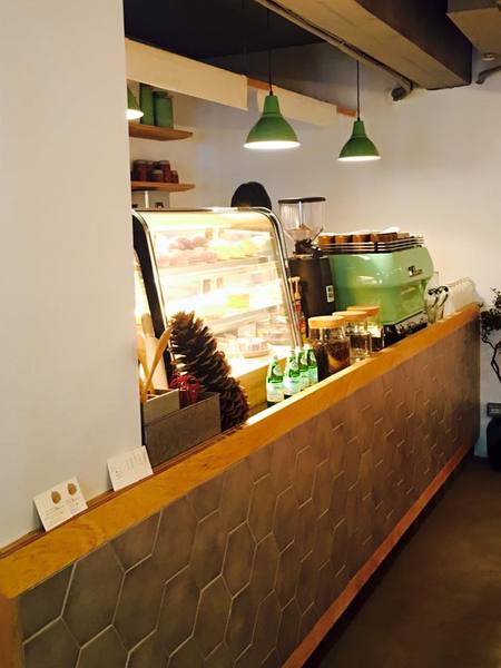 松果院子 restaurant pinecone：[台北民生社區食記] 型男帥氣主廚上菜囉!! 隱藏在民生社區裡＂松果院子 Restaurant Pinecone＂快來滿足您的味蕾及視覺！