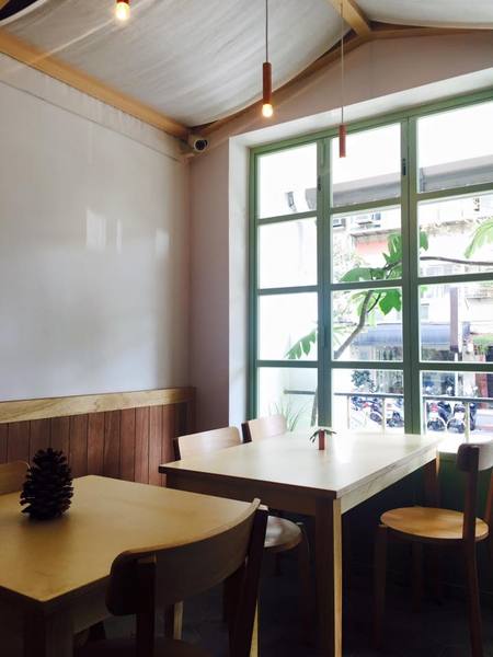 松果院子 restaurant pinecone：[台北民生社區食記] 型男帥氣主廚上菜囉!! 隱藏在民生社區裡＂松果院子 Restaurant Pinecone＂快來滿足您的味蕾及視覺！