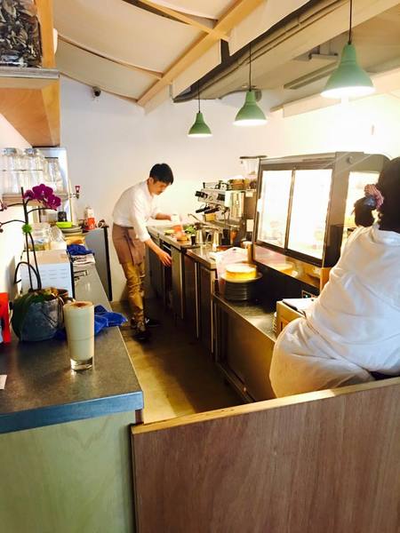 松果院子 restaurant pinecone：[台北民生社區食記] 型男帥氣主廚上菜囉!! 隱藏在民生社區裡＂松果院子 Restaurant Pinecone＂快來滿足您的味蕾及視覺！