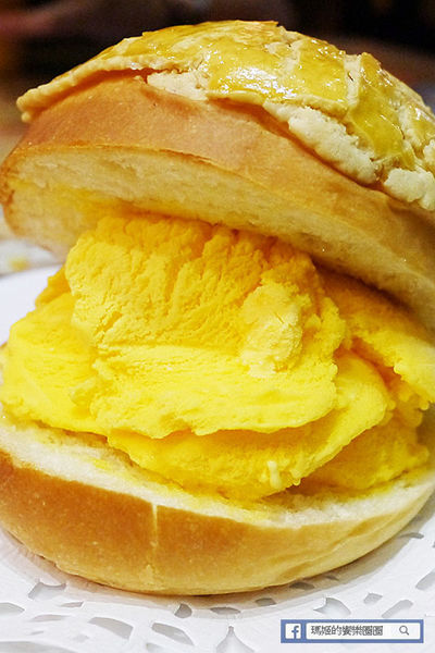 Superstars Mango:◆台北中山。捷運中山站【Superstars Mango】夏天就要芒果冰!航海王隨身杯帶著走!超好吃芒果冰淇淋菠蘿包!中山站冰品。欣欣秀泰影城商圈美食