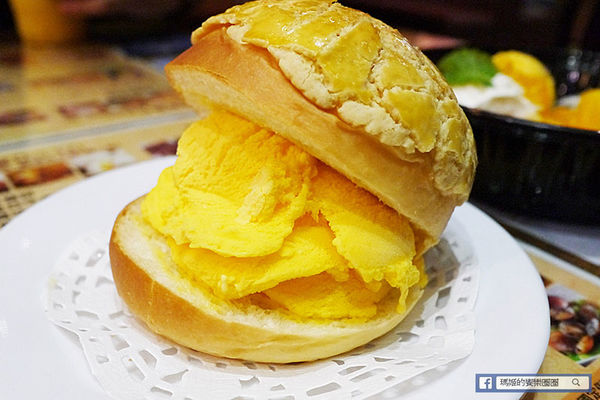 Superstars Mango:◆台北中山。捷運中山站【Superstars Mango】夏天就要芒果冰!航海王隨身杯帶著走!超好吃芒果冰淇淋菠蘿包!中山站冰品。欣欣秀泰影城商圈美食