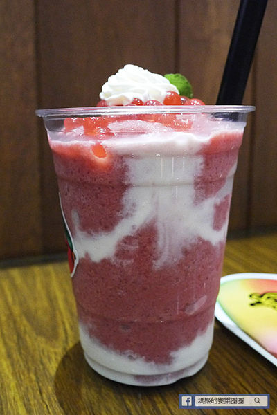 Superstars Mango:◆台北中山。捷運中山站【Superstars Mango】夏天就要芒果冰!航海王隨身杯帶著走!超好吃芒果冰淇淋菠蘿包!中山站冰品。欣欣秀泰影城商圈美食