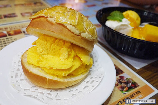 Superstars Mango:◆台北中山。捷運中山站【Superstars Mango】夏天就要芒果冰!航海王隨身杯帶著走!超好吃芒果冰淇淋菠蘿包!中山站冰品。欣欣秀泰影城商圈美食