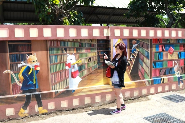 嘉義布新國小喵星人愛情故事彩繪牆：【嘉義景點】喵星人來勢洶洶大舉入侵嘉義布新國小!!首波浪漫故事席捲而來