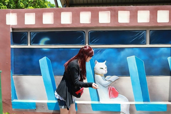 嘉義布新國小喵星人愛情故事彩繪牆：【嘉義景點】喵星人來勢洶洶大舉入侵嘉義布新國小!!首波浪漫故事席捲而來